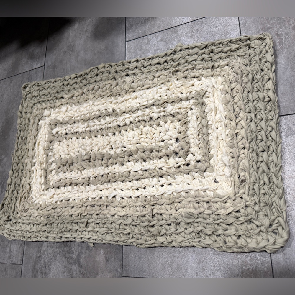 Handmade crocheted rag rug bathroom mat 18x28” rectangular